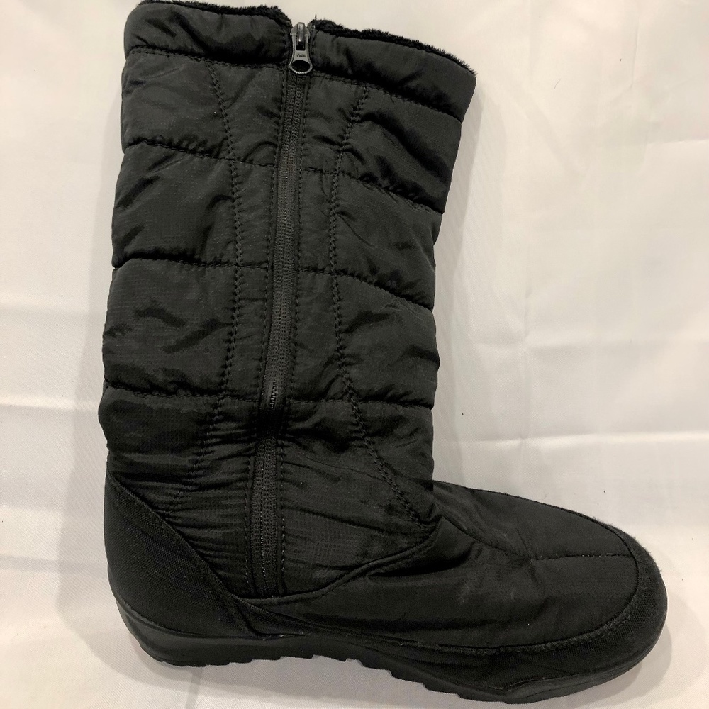 Kamik Nice boots.  Size 8 but fits more like a 7